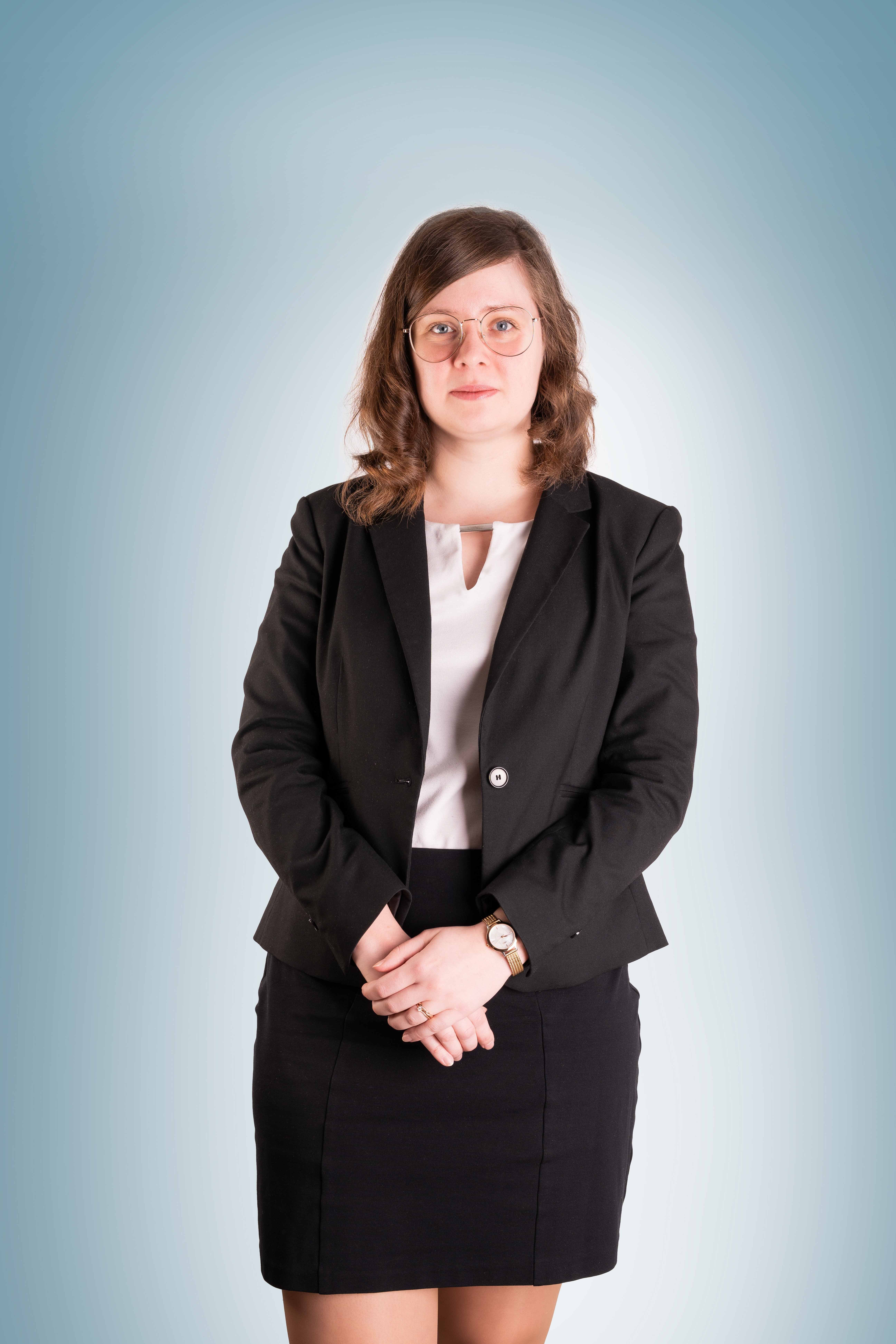 JUDr. Nikol Labuťová JUDr. Nikol Labuťová
